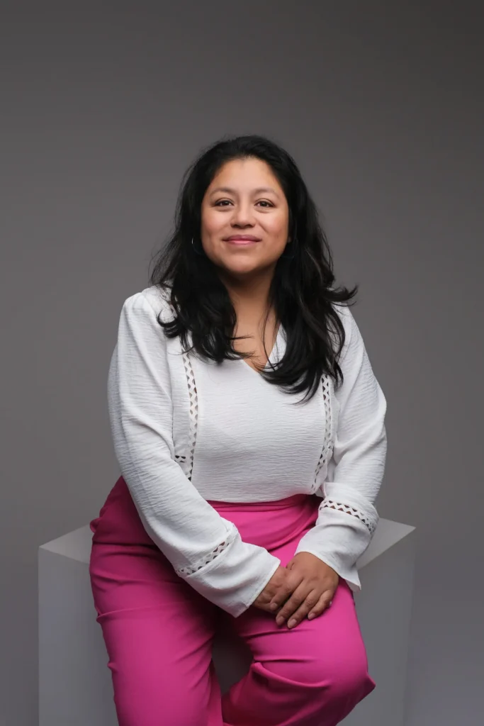 Portrait de Stéphanie, formatrice et coach pour celles et ceux qui veulent se lancer et réussir dans l’entrepreneuriat périnatal.